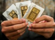 Harga Emas Antam Ambruk Parah Hari Ini Tinggalkan Posisi Rp1,9 Juta per Gram
